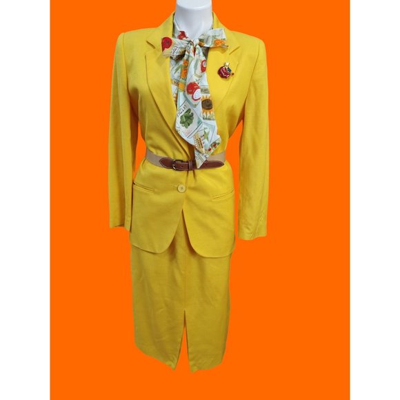1980's Golden Yellow Saddlebred Linen Skirt Suit - Picture 4 of 16